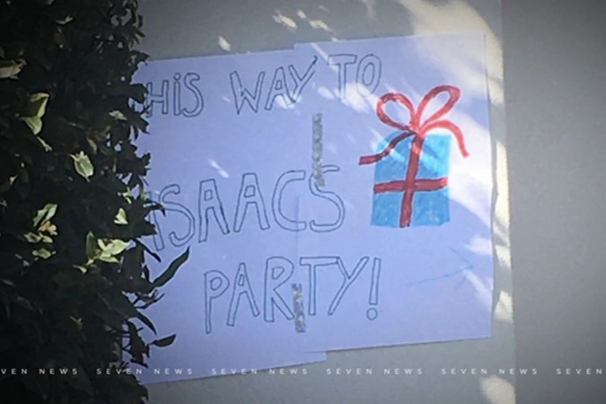 Signs and balloons were put out for the event. Image: 7NEWS