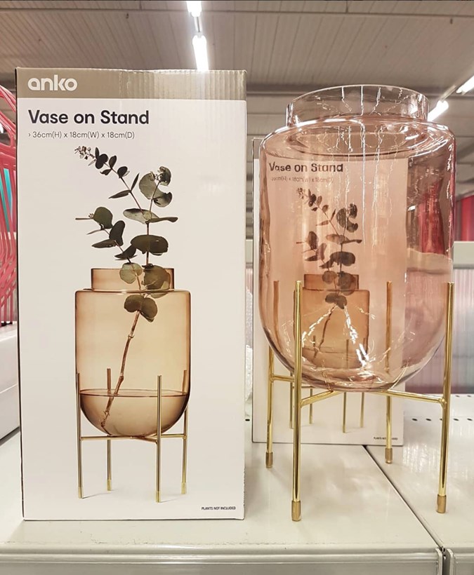 Vase on Stand (addicted_to_bargains via Instagram)